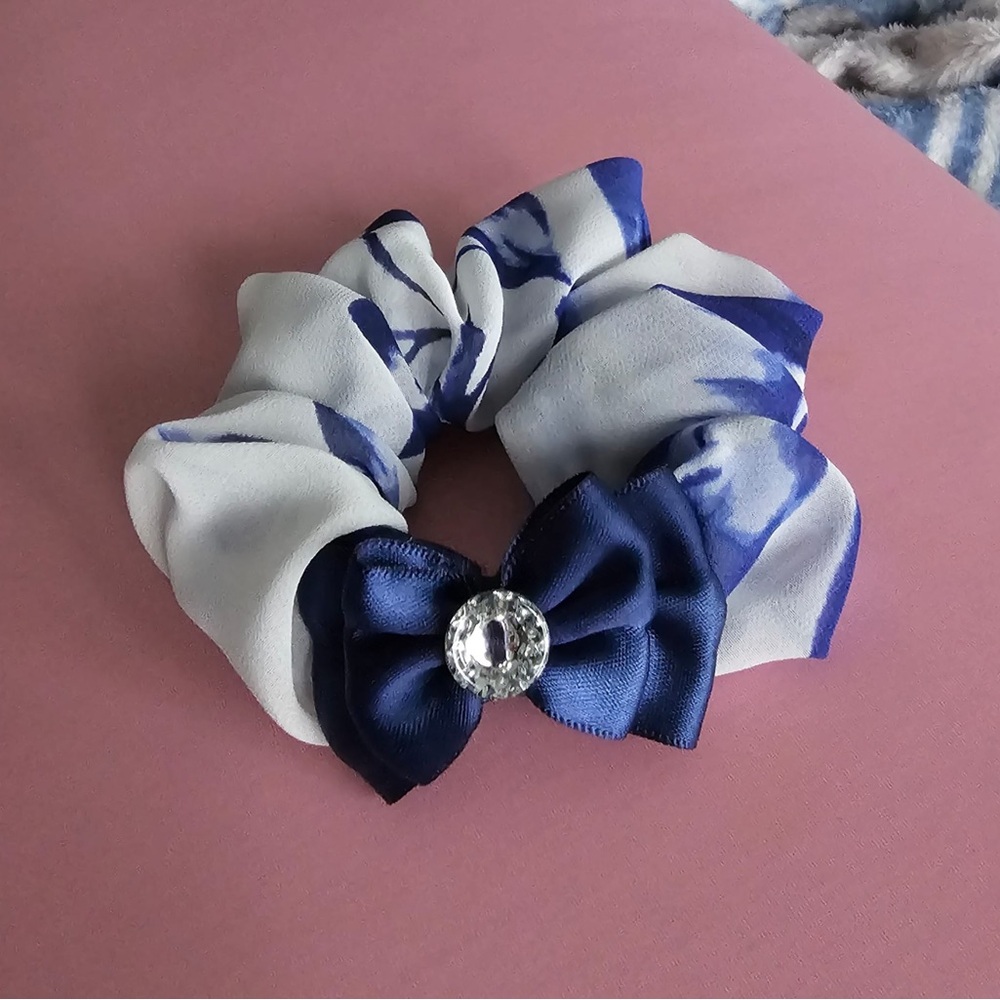 Hair scrunchy